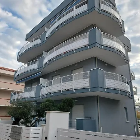 Apartment Greyhouse 2 100m Dal Mare *